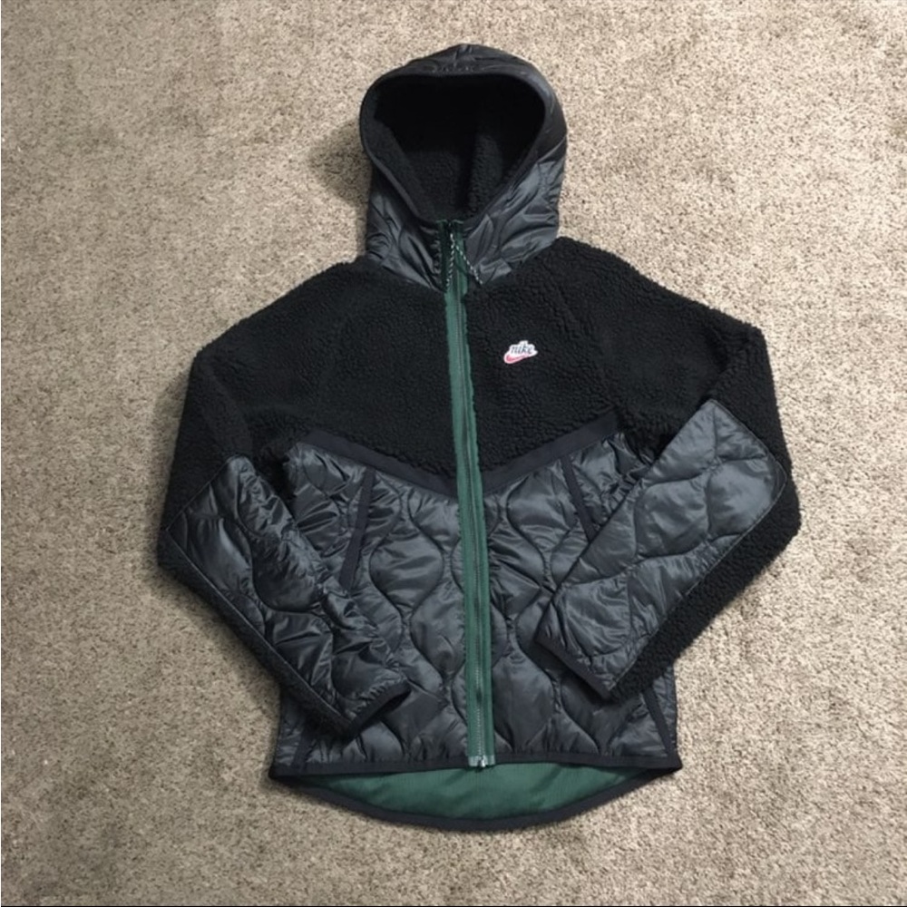 Nike sportswear Heritage Windbreaker